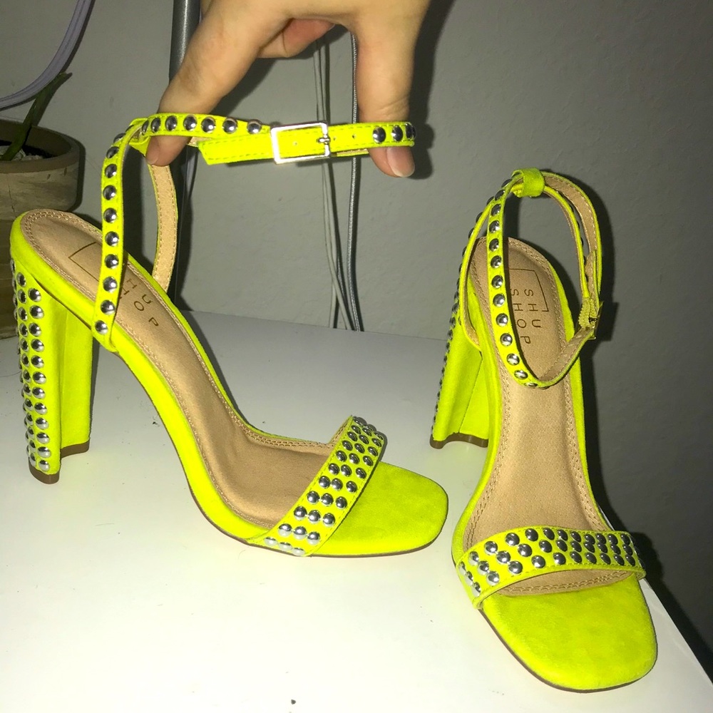 Lime/neon yellow heels size 6